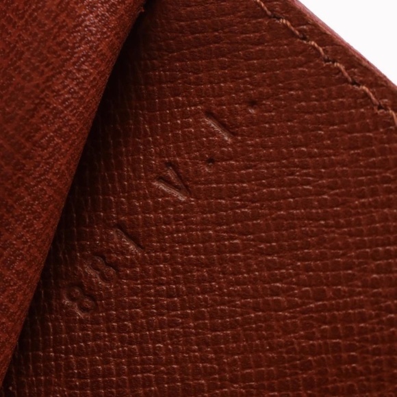 RARE Louis Vuitton Montaigne 27 Clutch in Winnipeg Sable Epi - Picture 5 of 6